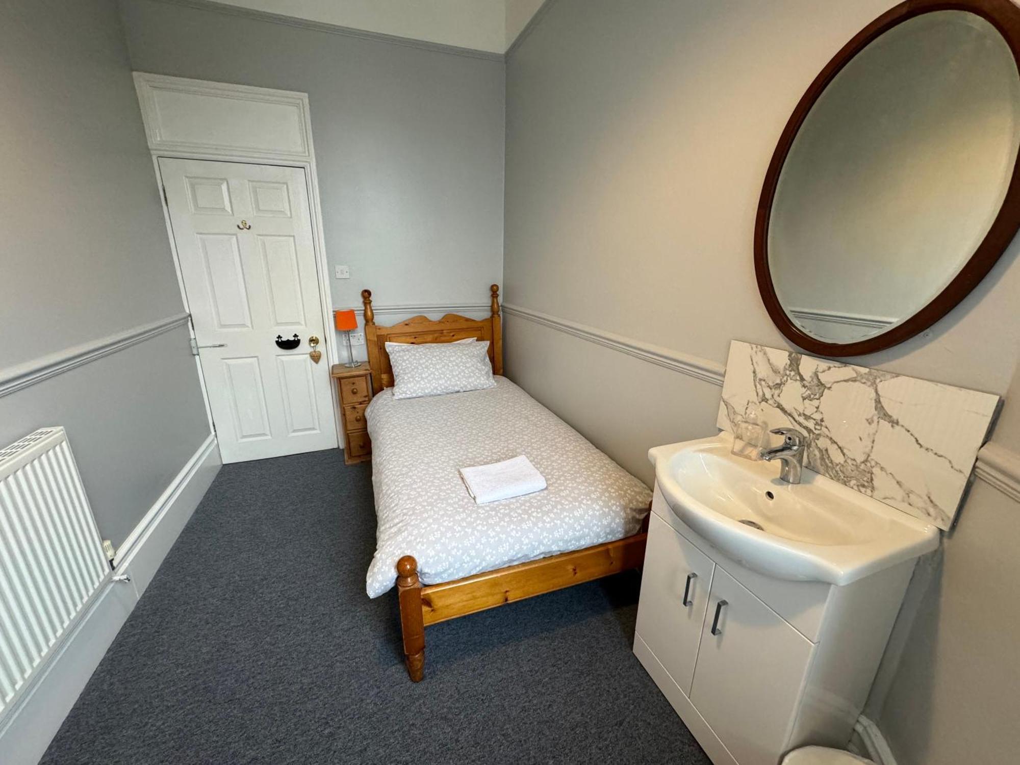 Chambre Simple avec Salle de Bains Commune
