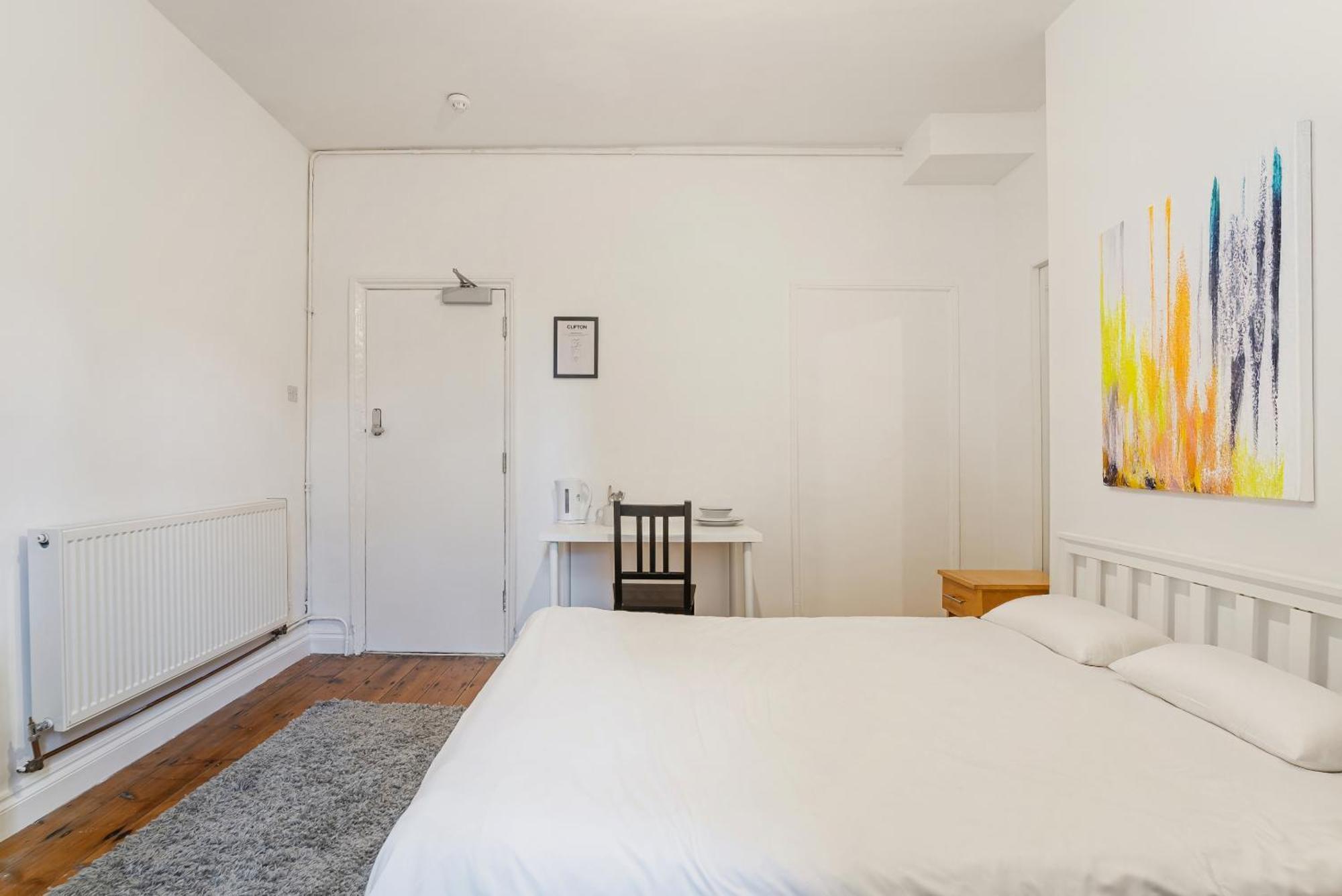Grande Chambre Double avec Salle de Bains Commune