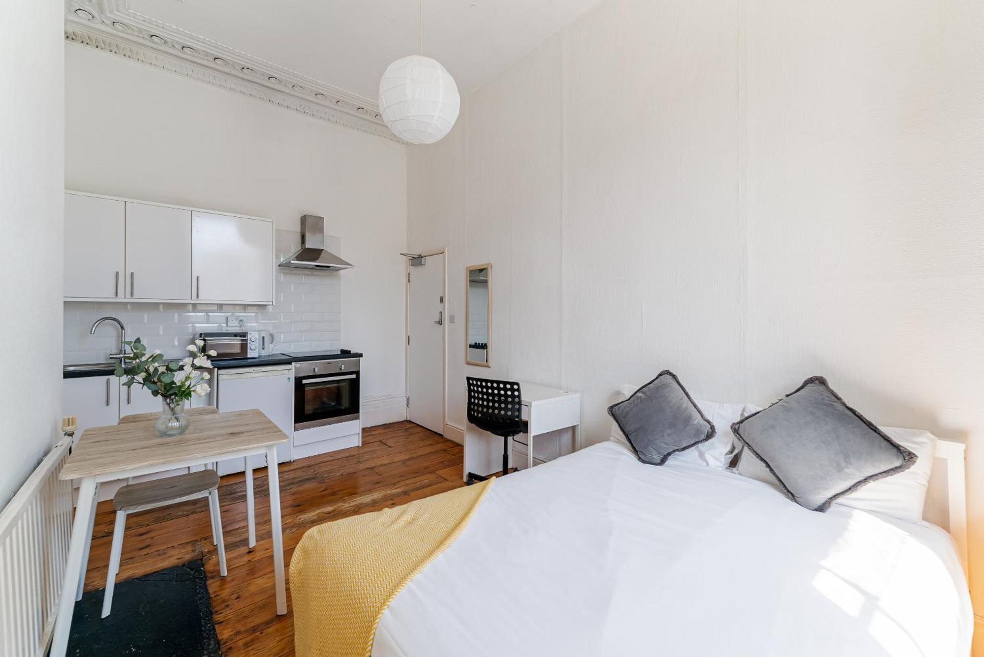 Studio Double avec Salle de Bains Commune