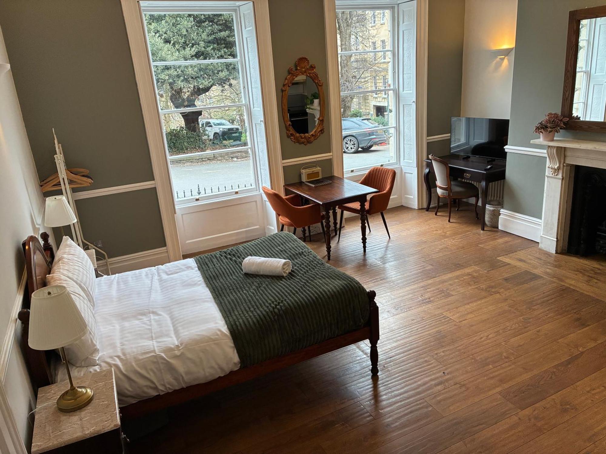Chambre Triple avec Salle de Bains Privative Séparée
