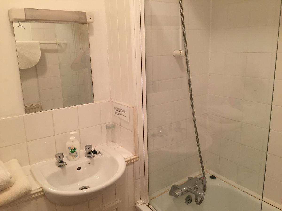 Chambre Triple avec Salle de Bains