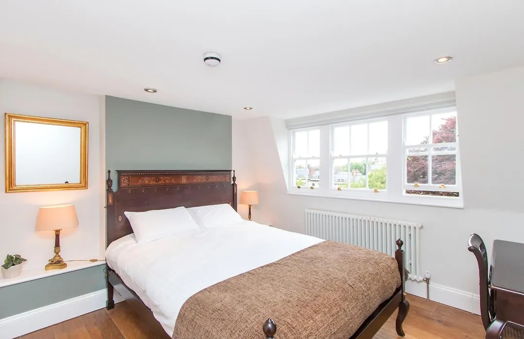 3 Berkeley Square Guesthouse-1