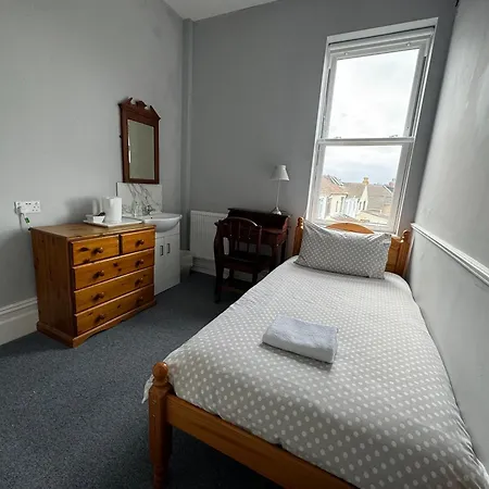 The Elms Guest House Bristol-3