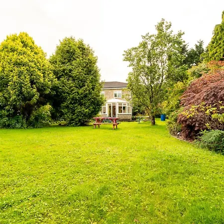 Luxurious Country Retreat In Winford-3