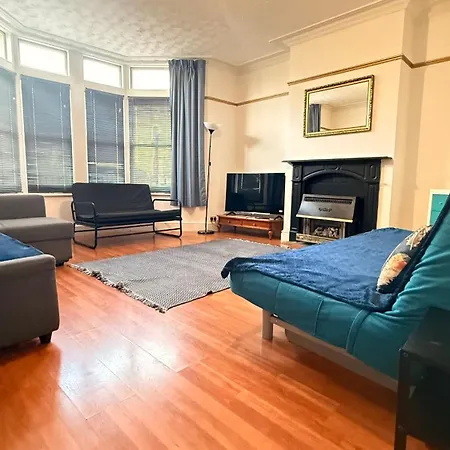 Central Located House For Big Groups-2