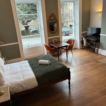 3 Berkeley Square Guesthouse-2