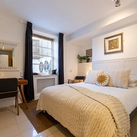 Ferndale Mews-2